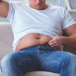 man-upset-over-belly-fat-500×366