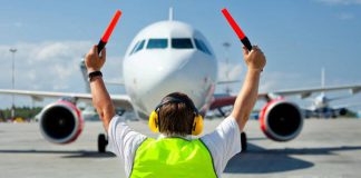 staf penerbangan kerja inisiatif