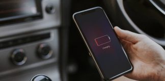 mengecas telefon dalam kereta 1