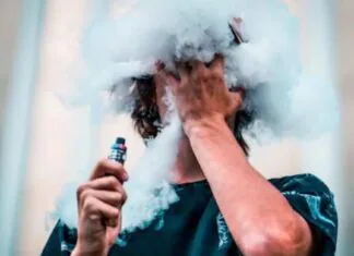 Penggunaan rokok elektronik atau vape