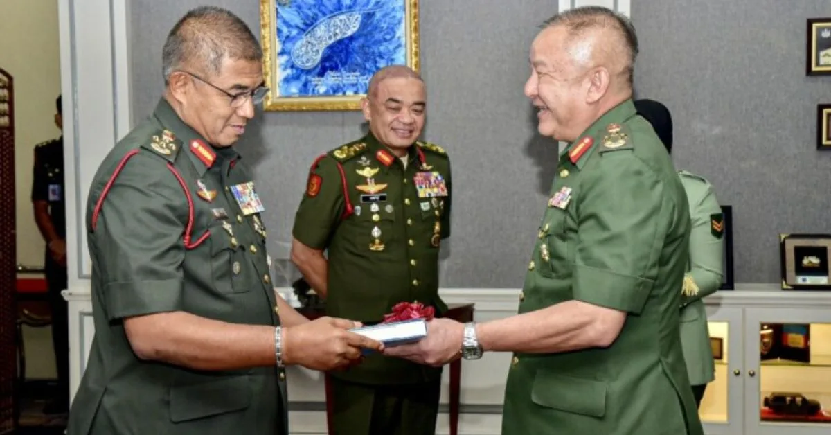 LEFTENAN JENERAL DATUK JOHNNY LIM — Simbol Kejayaan, Lambang Perpaduan ATM