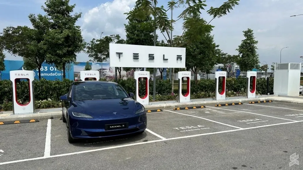 EV Bukan Gaya Hidup Je Lelaki Ini Buktikan Tesla Lagi ‘Smart’ Dari GTR