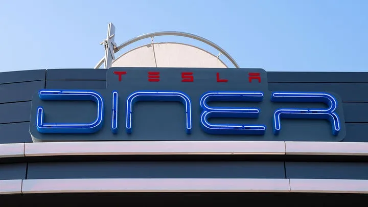 Tesla Buka Restoran Retro-Futuristik, Elon Musk Mahu Bawa Ke Seluruh Dunia