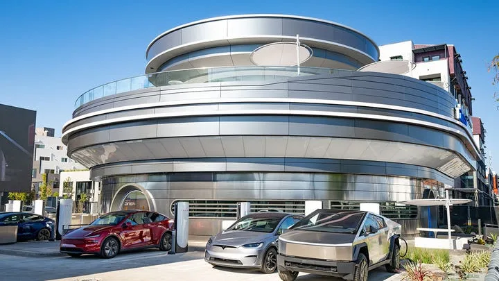 Tesla Buka Restoran Retro-Futuristik, Elon Musk Mahu Bawa Ke Seluruh Dunia