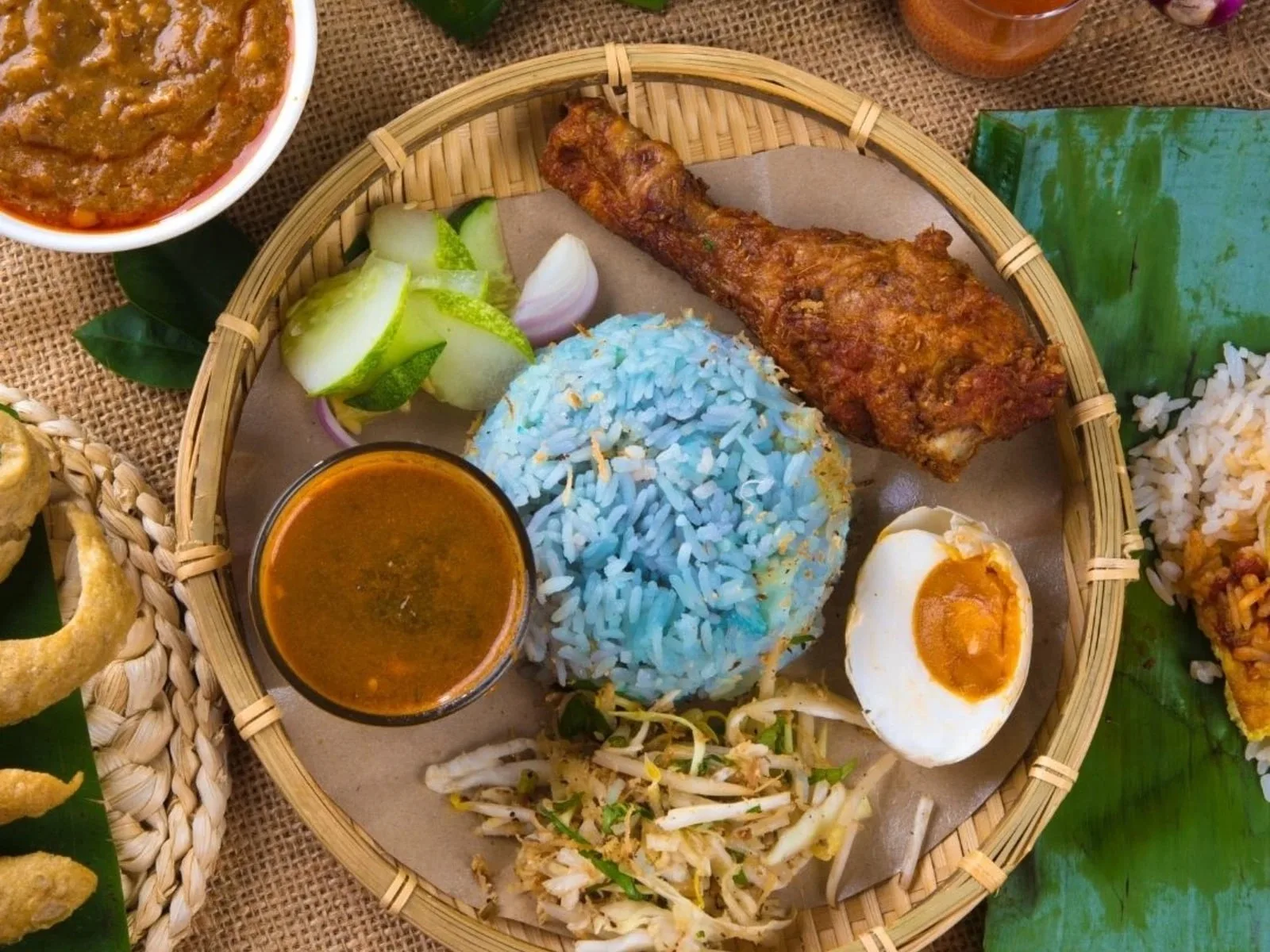 Sedap Do’oh! Mat Saleh Terus Jatuh Cinta Lepas Cuba Nasi Kerabu 3 Sedap Do’oh! Mat Saleh Terus Jatuh Cinta Lepas Cuba Nasi Kerabu