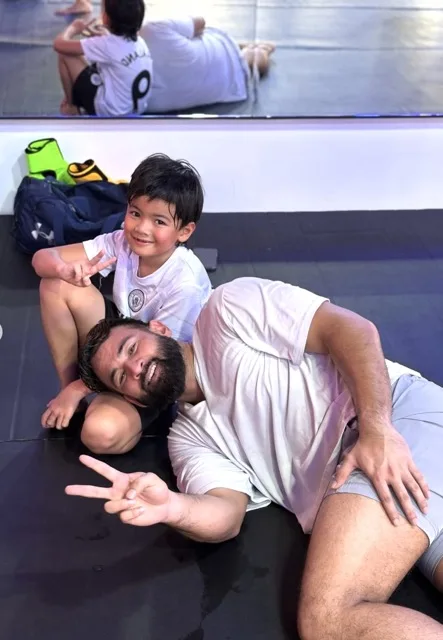 Aksi Gagah Anak Sharnaaz Ahmad di Gelanggang Tinju, Netizen ‘Menyelit’ Sindiran 38 Saat