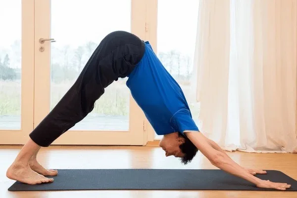 Tak Payah Jadi Yogi, Lelaki Pun Boleh Jadi Fleksibel Dengan 5 Gerakan Ini 7 Tak Payah Jadi Yogi, Lelaki Pun Boleh Jadi Fleksibel Dengan 5 Gerakan Ini