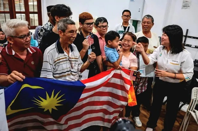 Selepas 70 Tahun, Warga Emas Ini Akhirnya Rasai Nikmat Jadi Warganegara Malaysia