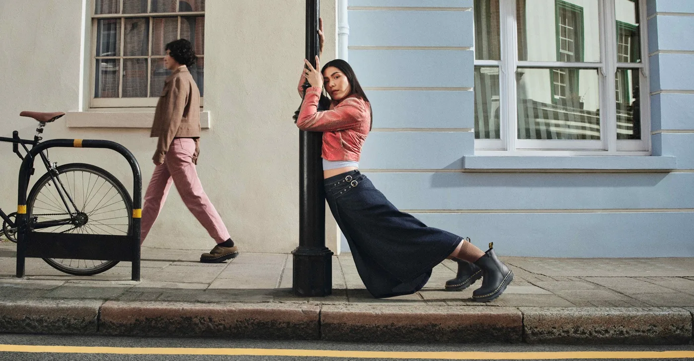 Revolusi Keselesaan Dr. Martens, Tapak Zebzag Tampil Dengan Definisi Gaya Kasual