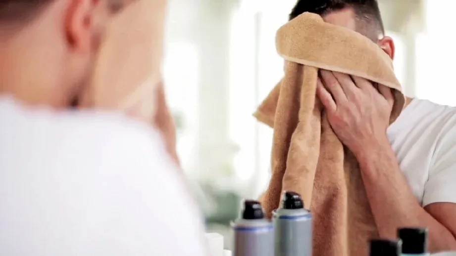 Mandi Hari-Hari Nampak Bersih, Tapi Bahaya Untuk Kulit?