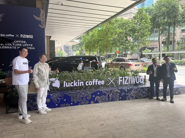 Luckin Coffee & FIZIWOO Perkenal Konsep Store Pertama Berinspirasikan Batik