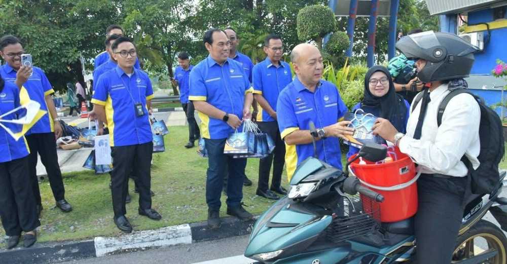 Tak Mahu Susahkan Keluarga, Pelajar Sanggup ‘Ride’ 8 Jam Ke Kampus