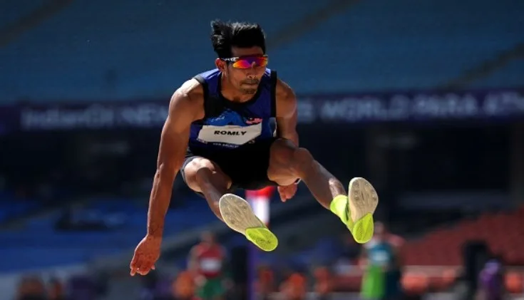 Latif Romly Sekali Lagi Pecahkan Rekod Dunia Lompat Jauh!