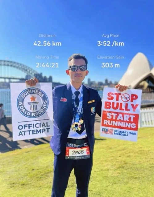 Lelaki Malaysia Pecah Rekod Dunia, Lari Marathon Dengan Uniform Sekolah Demi Anti-Buli