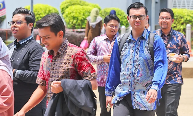 "Batik Adalah Identiti Kita, Jangan Tunggu Event Baru Nak Pakai” – FIZIWOO 13 “Batik Adalah Identiti Kita, Jangan Tunggu Event Baru Nak Pakai” – FIZIWOO