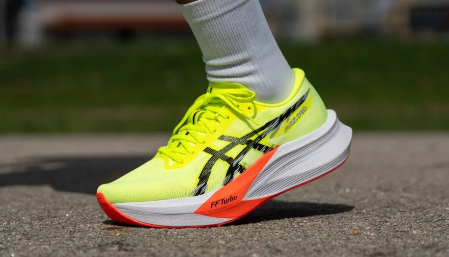 10 Kasut Larian Tempo Terbaik 2025, Ini Ulasan MASKULIN