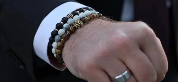 Hukum Lelaki Memakai Gelang, Haram Walaupun Bukan Emas! 9 Hukum Lelaki Memakai Gelang, Haram Walaupun Bukan Emas!