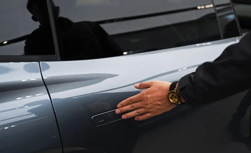 China Haramkan ‘Hidden Door Handle’ Pada EV Mulai 2027 Demi Keselamatan Pengguna