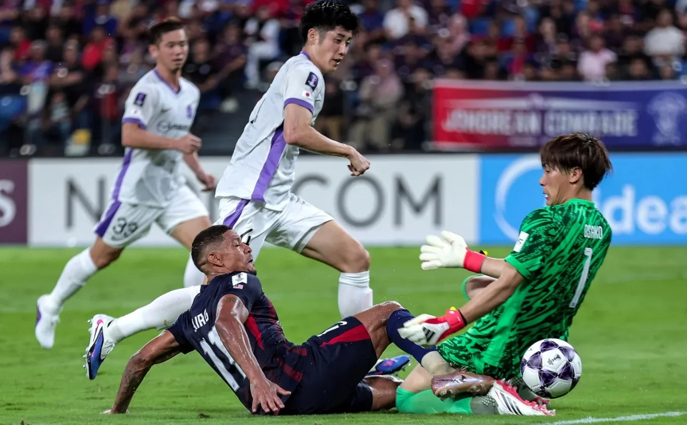 Jurulatih Sanfrecce Hiroshima Dakwa Bunyi Mercun Punca Mereka Tewas Kepada JDT