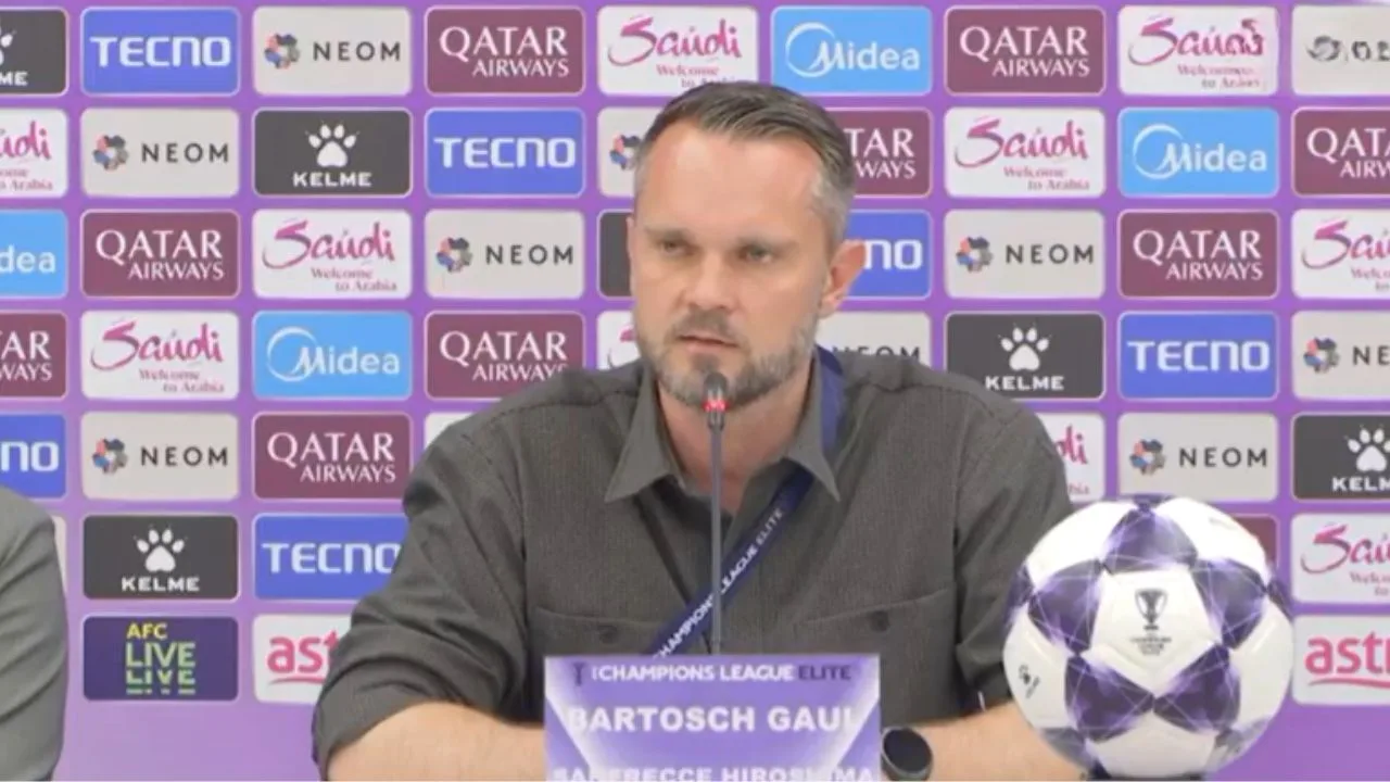 Jurulatih Sanfrecce Hiroshima Dakwa Bunyi Mercun Punca Mereka Tewas Kepada JDT