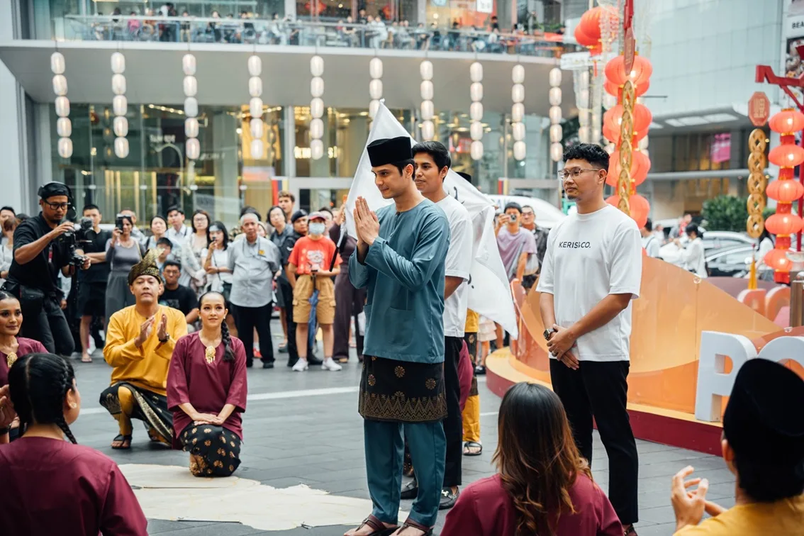 Pernah Diuji Berkali-Kali Dalam Perniagaan, Hanzat Azmi Kini Berjaya Bina Keris & Co. 11 Pernah Diuji Berkali-Kali Dalam Perniagaan, Hanzat Azmi Kini Berjaya Bina Keris & Co.