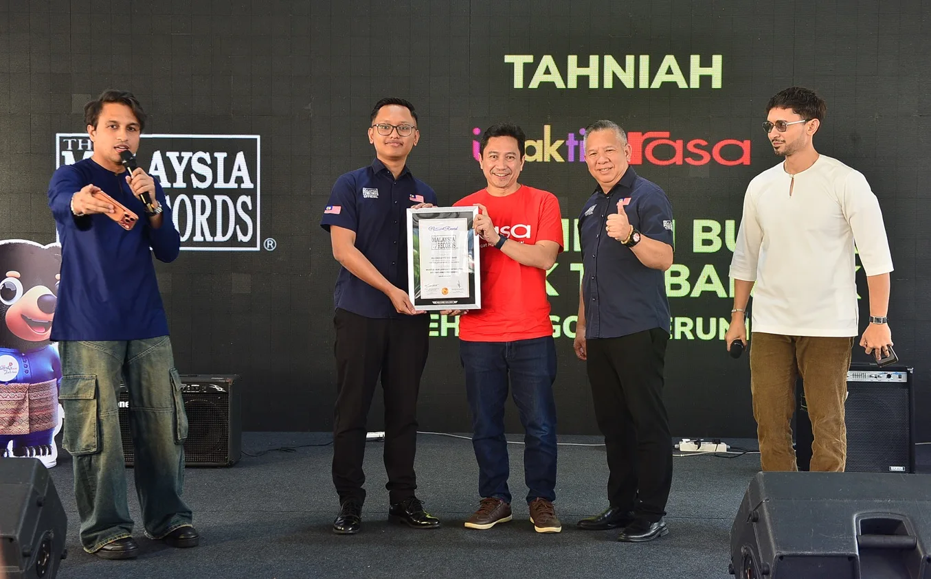 RASA Bubur Lambuk Rewang Abang Bomba Cipta Malaysia Book of Records Yang Membanggakan