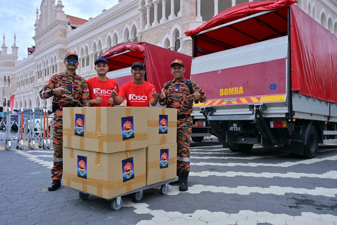 RASA Bubur Lambuk Rewang Abang Bomba Cipta Malaysia Book of Records Yang Membanggakan