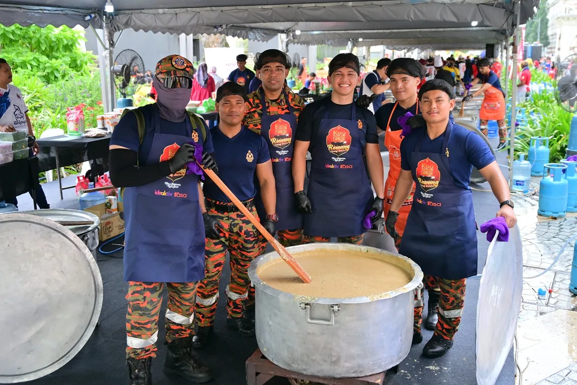 RASA Bubur Lambuk Rewang Abang Bomba Cipta Malaysia Book of Records Yang Membanggakan