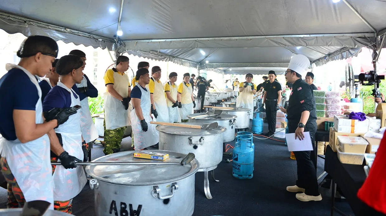 RASA Bubur Lambuk Rewang Abang Bomba Cipta Malaysia Book of Records Yang Membanggakan