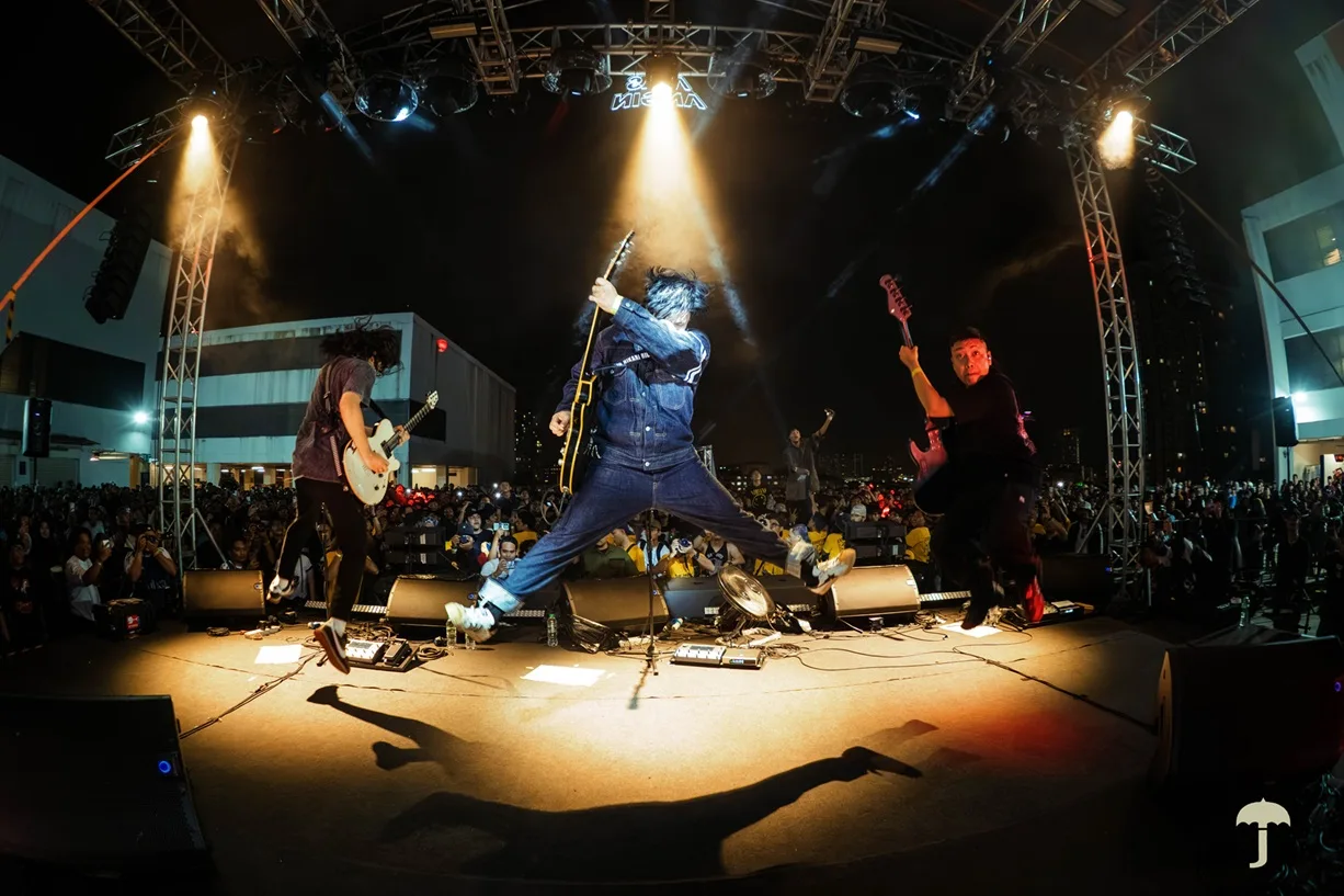 HUJAN XX: #HUJAN20TAHUN, Perayaan Dua Dekad Kugiran Indie Yang Ubah Landskap Muzik Malaysia 8 HUJAN XX: #HUJAN20TAHUN, Perayaan Dua Dekad Kugiran Indie Yang Ubah Landskap Muzik Malaysia