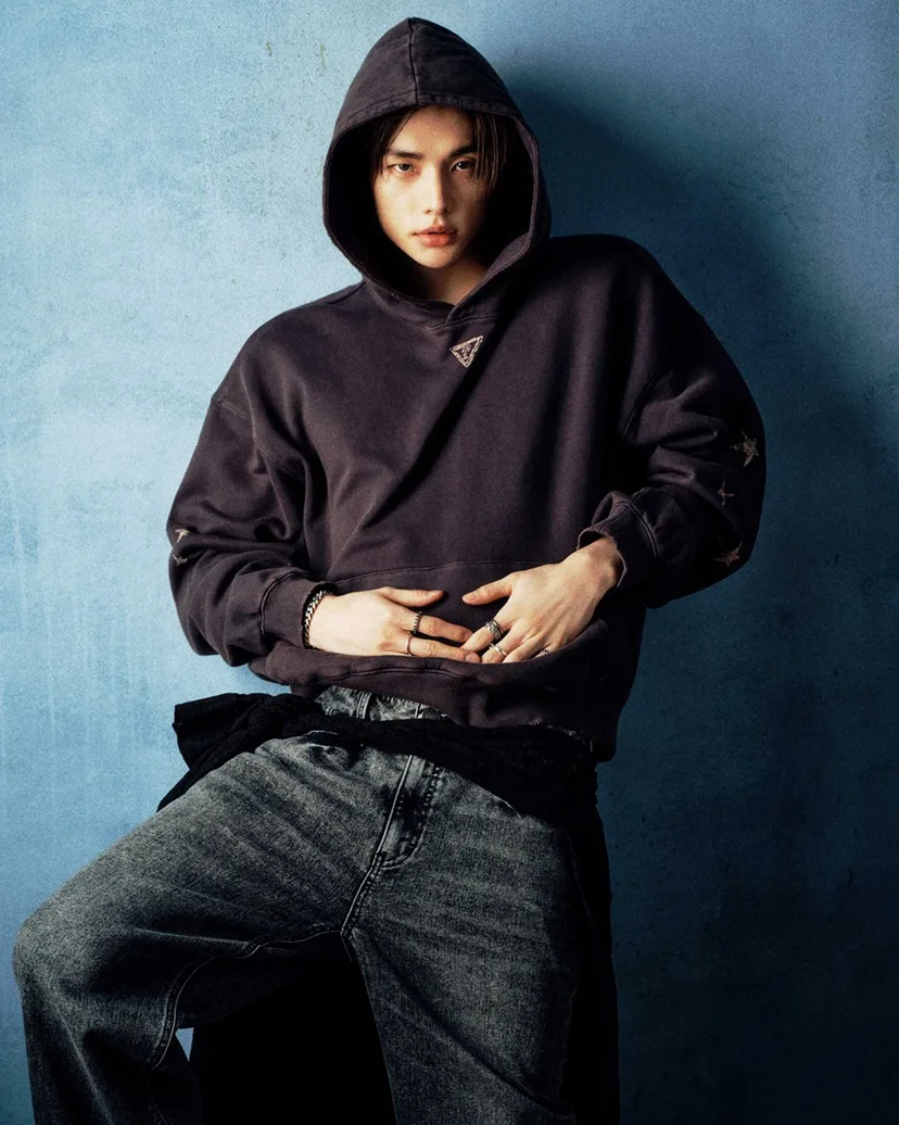 Hyunjin Stray Kids Jadi Wajah Baharu GUESS, Buka Era Baharu Fesyen Denim Ikonik 11 Hyunjin Stray Kids Jadi Wajah Baharu GUESS, Buka Era Baharu Fesyen Denim Ikonik