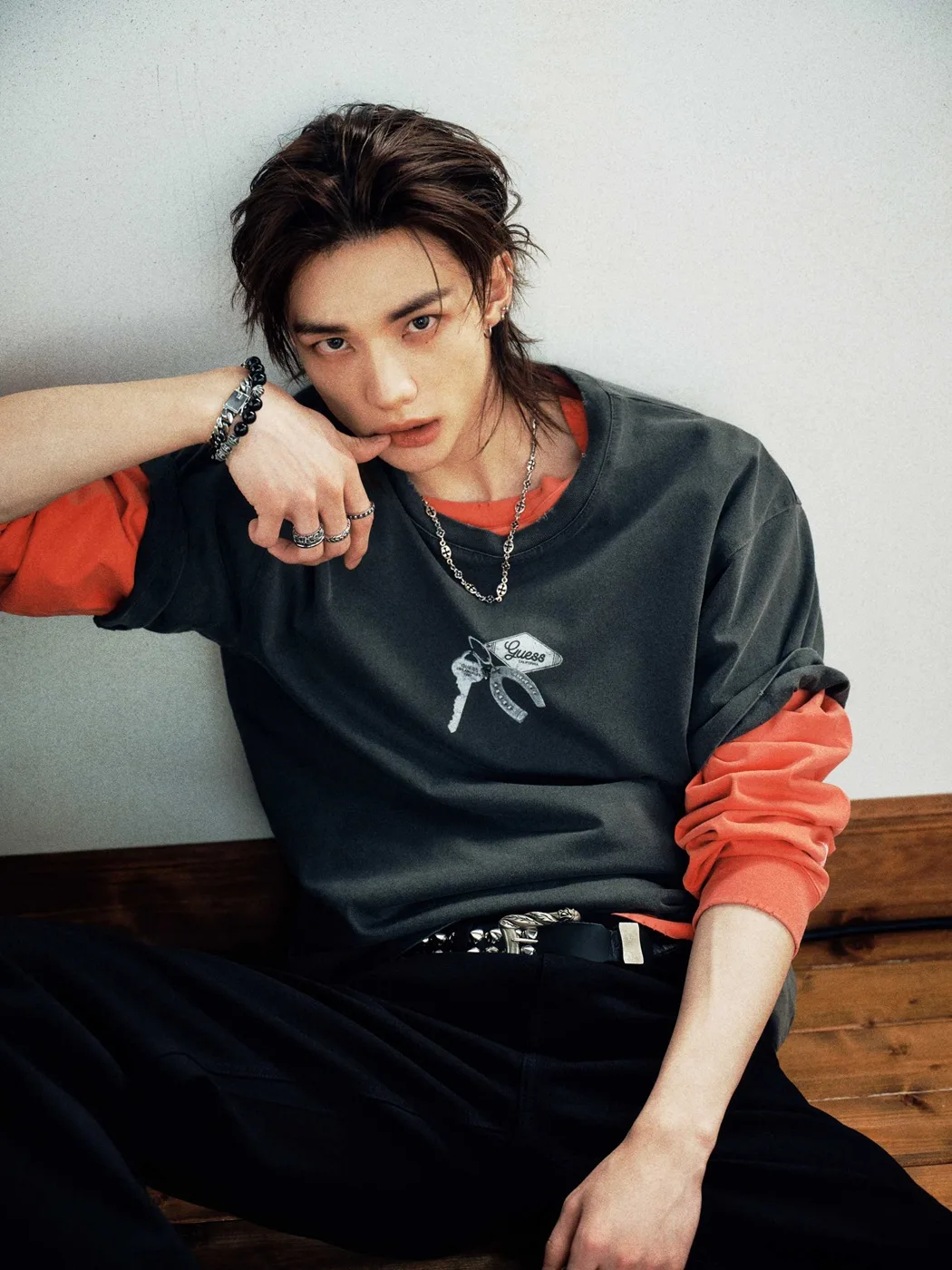 Hyunjin Stray Kids Jadi Wajah Baharu GUESS, Buka Era Baharu Fesyen Denim Ikonik 8 Hyunjin Stray Kids Jadi Wajah Baharu GUESS, Buka Era Baharu Fesyen Denim Ikonik