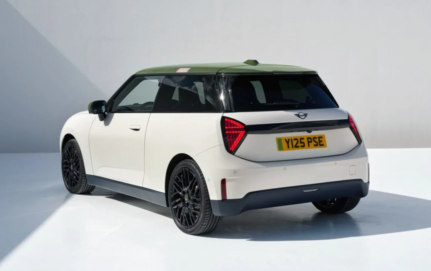 MINI Paul Smith Edition Kini Di Malaysia, Auto Bavaria Bawa Sentuhan Fesyen Ke Dunia Automotif