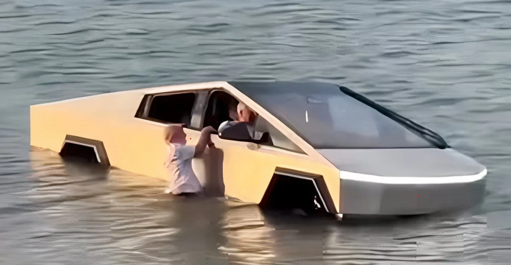 Lelaki Ditahan Selepas Pandu Tesla Cybertruck Masuk Tasik Demi Uji ‘Wade Mode’