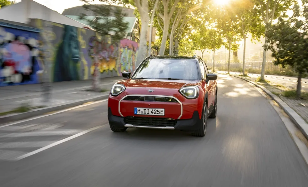 MINI Aceman Serba Elektrik Dilancarkan Di Malaysia, Crossover Kompak Dengan Karakter Berani