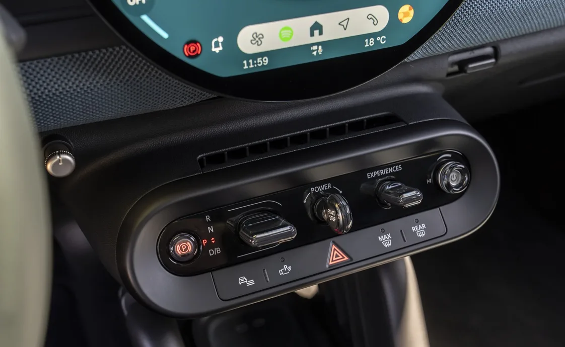 MINI Aceman Serba Elektrik Dilancarkan Di Malaysia, Crossover Kompak Dengan Karakter Berani