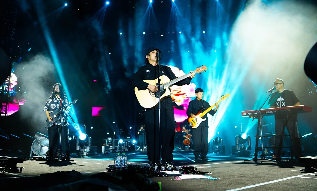 Konsert Hujan XX: 20 Tahun, Malam Milik 17,000 Raingers Yang Membesar Bersama Hujan
