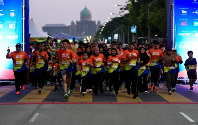 Photo 1 - More than 7,500 participants took part in Toyota Start Your Impossible (SYI) Outrun 2026 at Dataran Wawasan, Putrajaya toyota