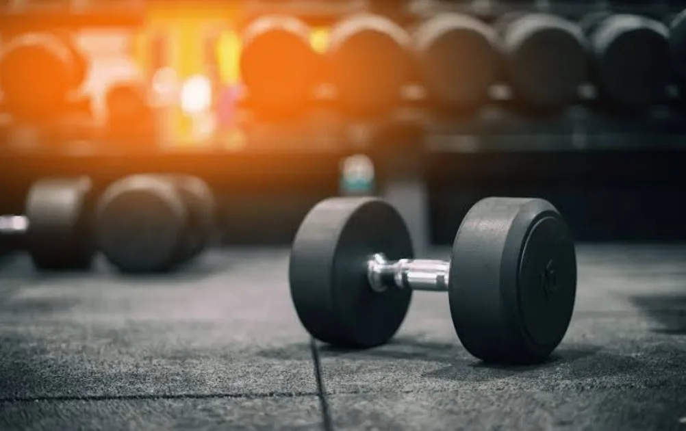 Cara Memilih Dumbbell Sesuai, Penting Bagi Elak Kecederaan
