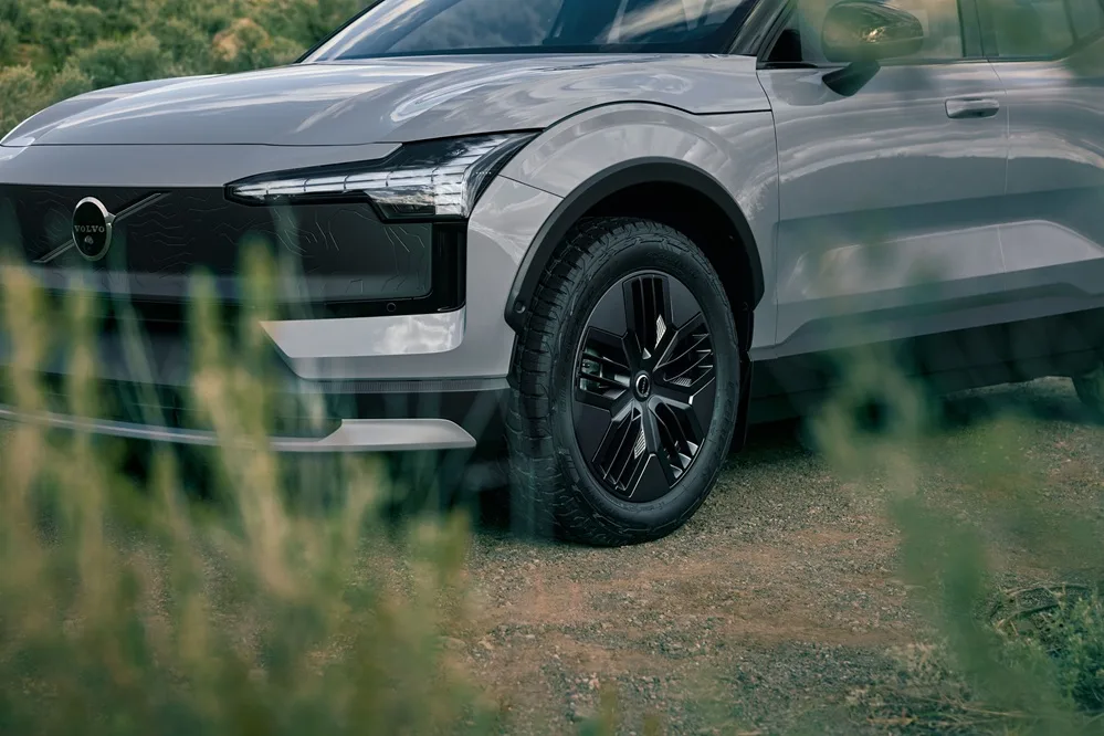 Volvo EX30 Cross Country Kini Di Pasaran Malaysia, EV Kompak Lasak Dari RM218,888 5 Volvo EX30 Cross Country Kini Di Pasaran Malaysia, EV Kompak Lasak Dari RM218,888
