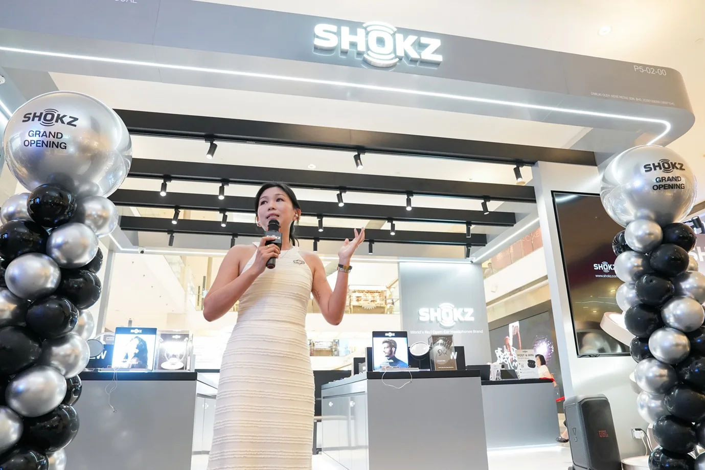 SHOKZ Perluas Kehadiran Di Malaysia, Buka Dua Monostore Baharu Di Pavilion KL & Bukit Jalil 5 SHOKZ Perluas Kehadiran Di Malaysia, Buka Dua Monostore Baharu Di Pavilion KL & Bukit Jalil
