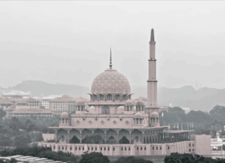 Jerebu Rentas Sempadan Makin Teruk, Sarawak Catat IPU Bahaya, Asap Dari Indonesia Jejas Sabah dan Semenanjung masjid jerebu