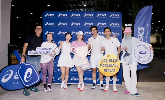 From left to right Adlin Aman Ramlie, Emelda Rosemila, Gracey PB, Lilian Tan, Fad Anuar and Atita Haris, celebrating the winners of the friendly doubles match pickleball