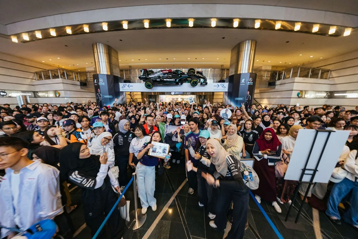 adidas LIGHTS OUT KUALA LUMPUR Bawa Demam F1 Keluar Dari Litar, Hampir 100,000 Peminat Sertai Acara Pengaktifan 3 adidas LIGHTS OUT KUALA LUMPUR Bawa Demam F1 Keluar Dari Litar, Hampir 100,000 Peminat Sertai Acara Pengaktifan