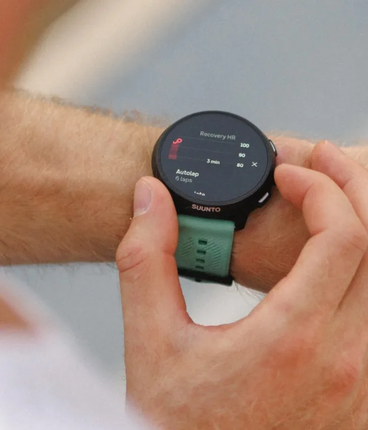 Suunto Run 2 Dilancar Di Malaysia, Jam Larian 35g Dengan AMOLED 2,000 Nits & Peta Luar Talian