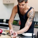 5-alasan-wanita-suka-pria-pintar-memasak-2d4c